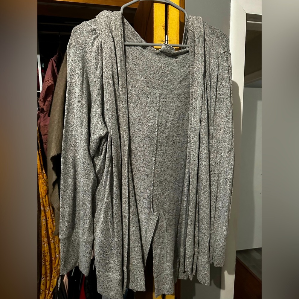 Isela Grey long sleeve cardigan size 2x